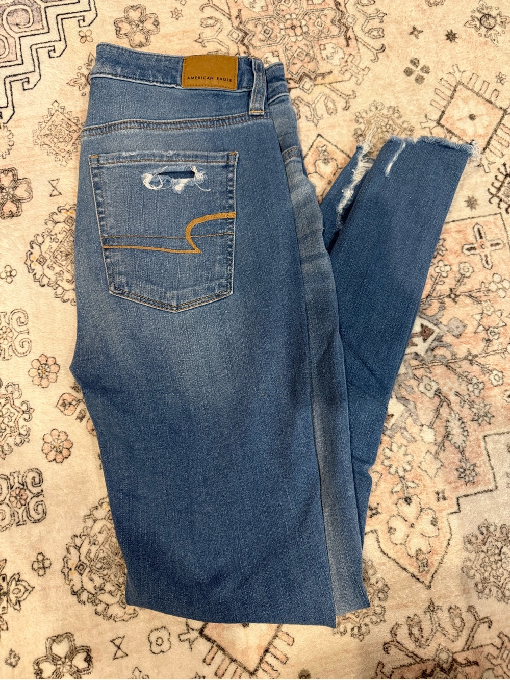 American Eagle Outfitters Medium Blue High-Rise Skinny Jeans with Frayed Hem